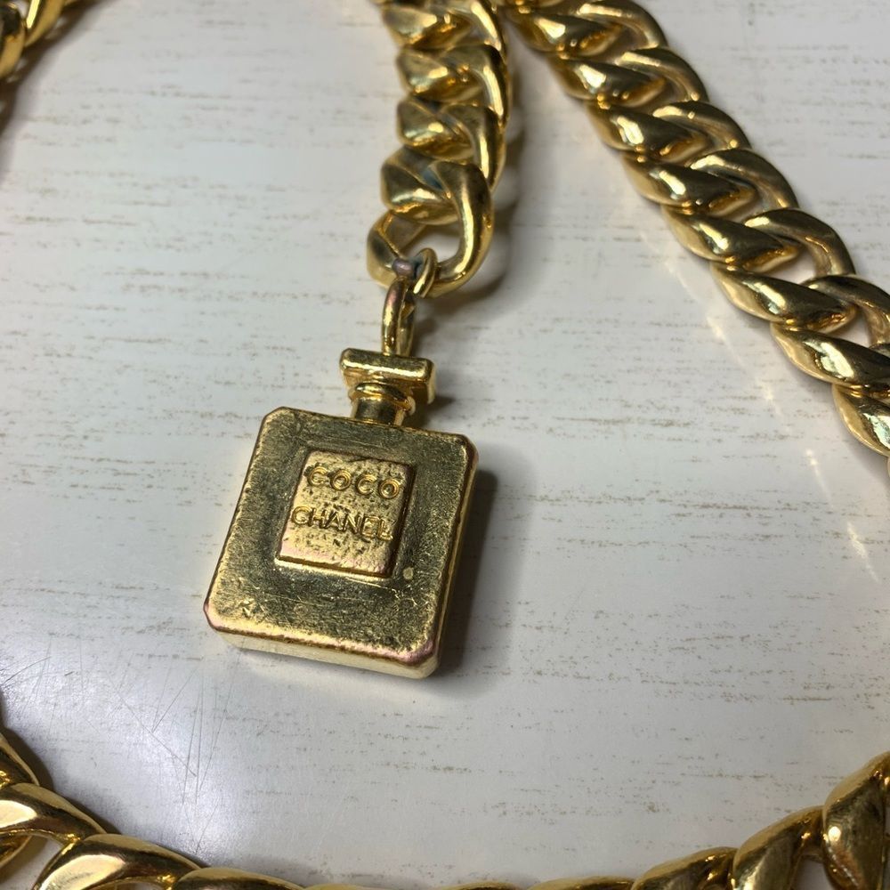 1970s Chanel Gold Toned Perfume Chain Belt Necklace Vintage Pristine condition - Picture 8 of 14